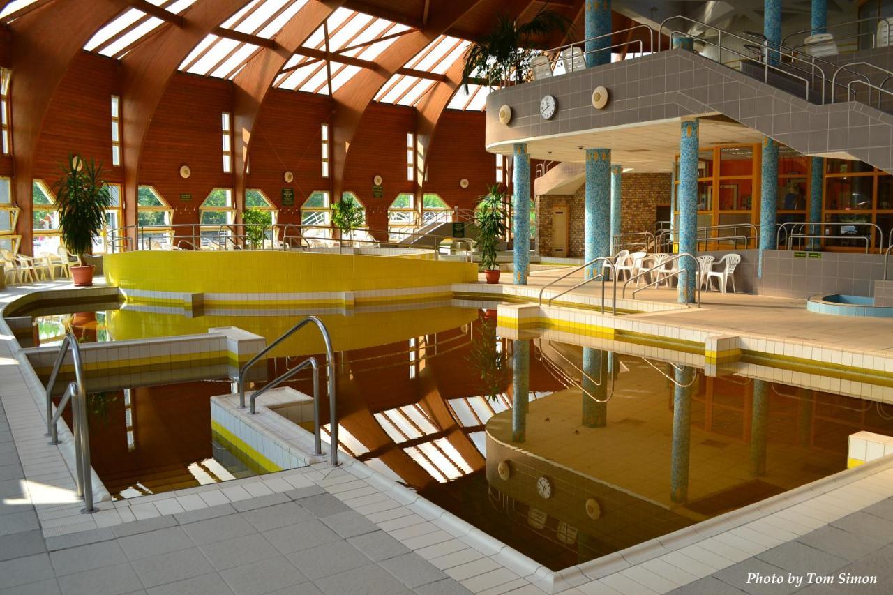 Tisia Hotel & Spa Tiszaujvaros Luaran gambar