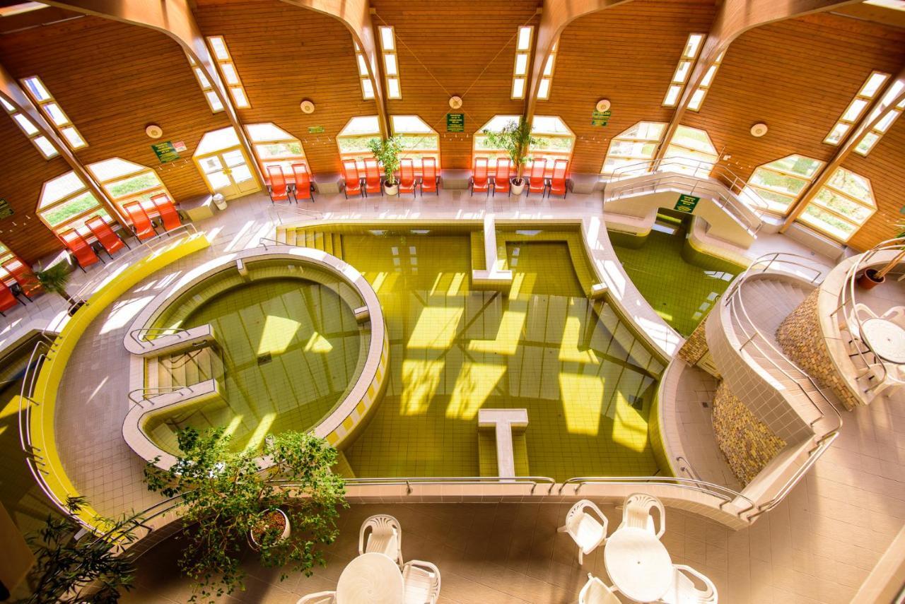 Tisia Hotel & Spa Tiszaujvaros Luaran gambar