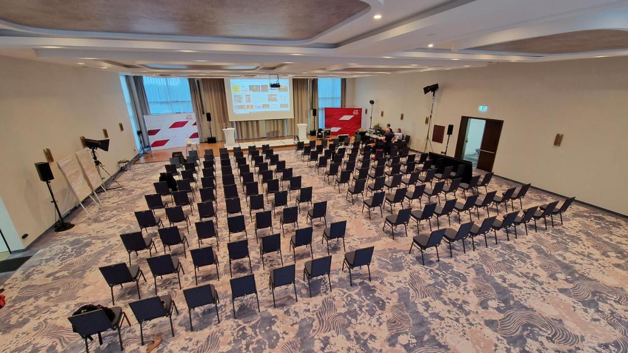 Tisia Hotel & Spa Tiszaujvaros Luaran gambar