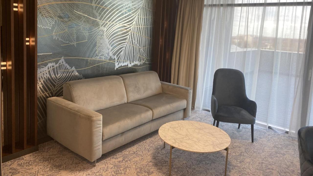 Tisia Hotel & Spa Tiszaujvaros Luaran gambar