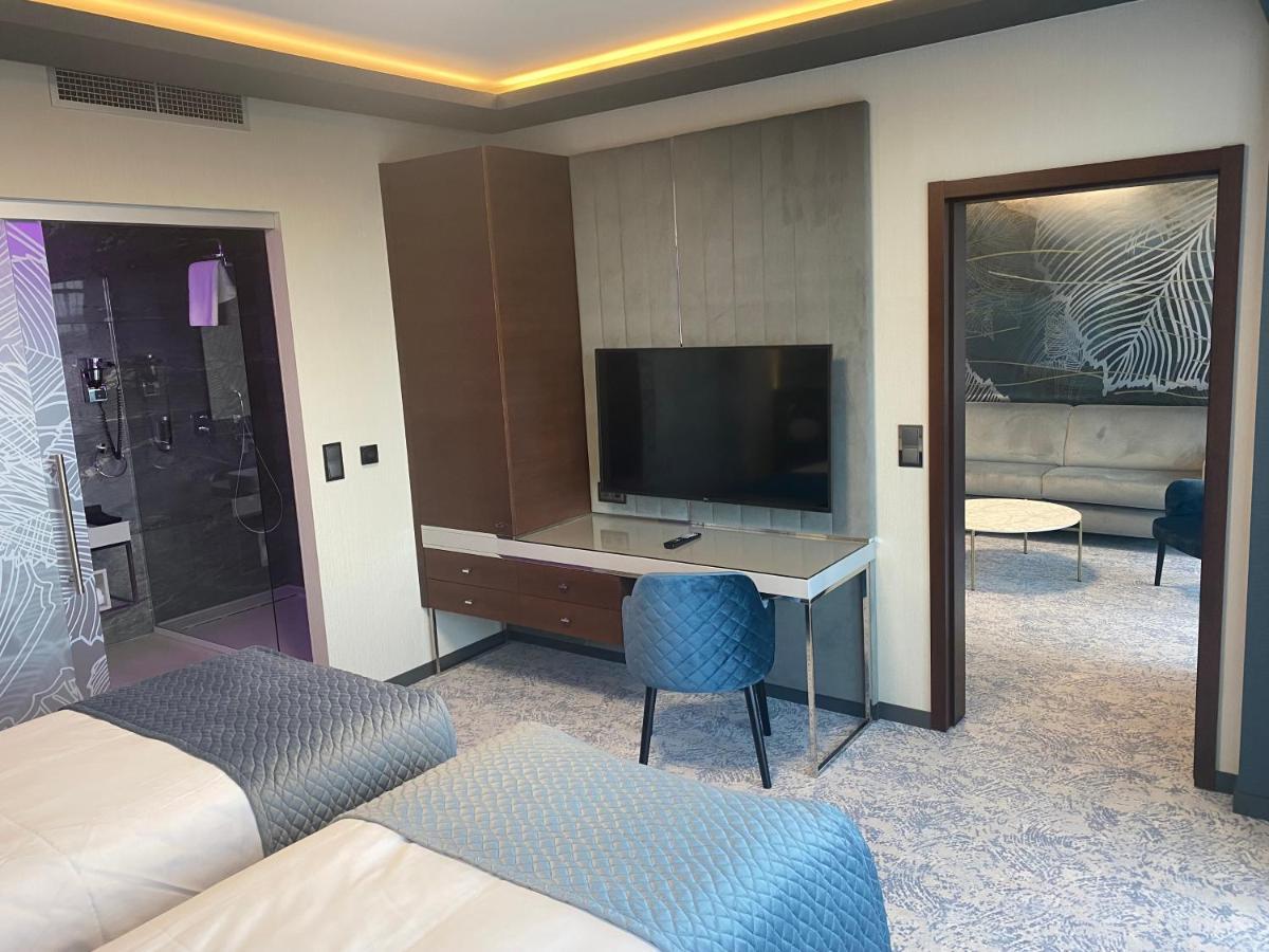 Tisia Hotel & Spa Tiszaujvaros Luaran gambar