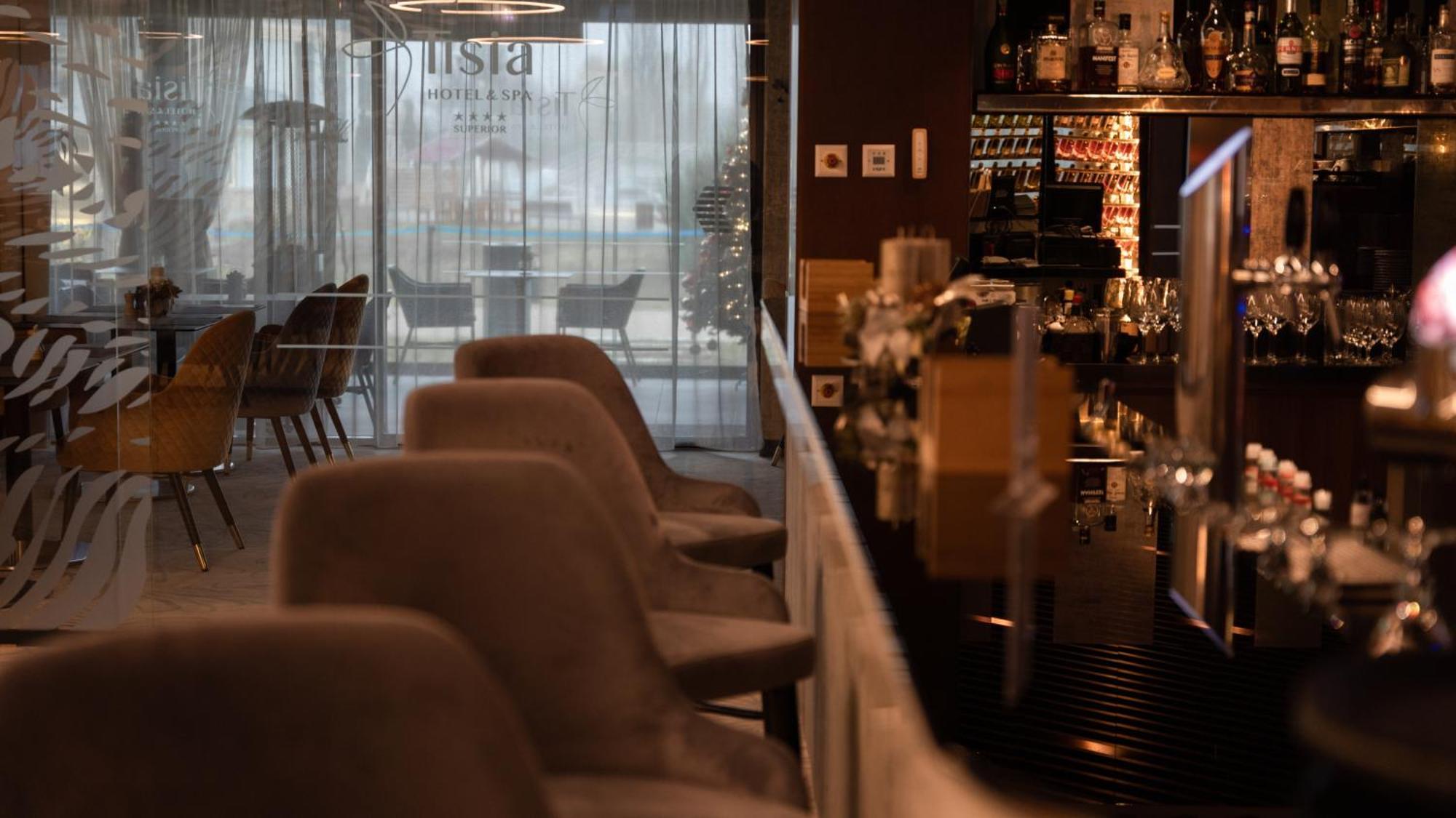 Tisia Hotel & Spa Tiszaujvaros Luaran gambar