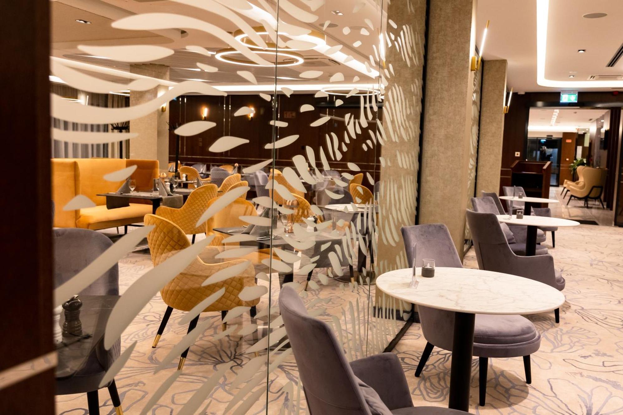Tisia Hotel & Spa Tiszaujvaros Luaran gambar