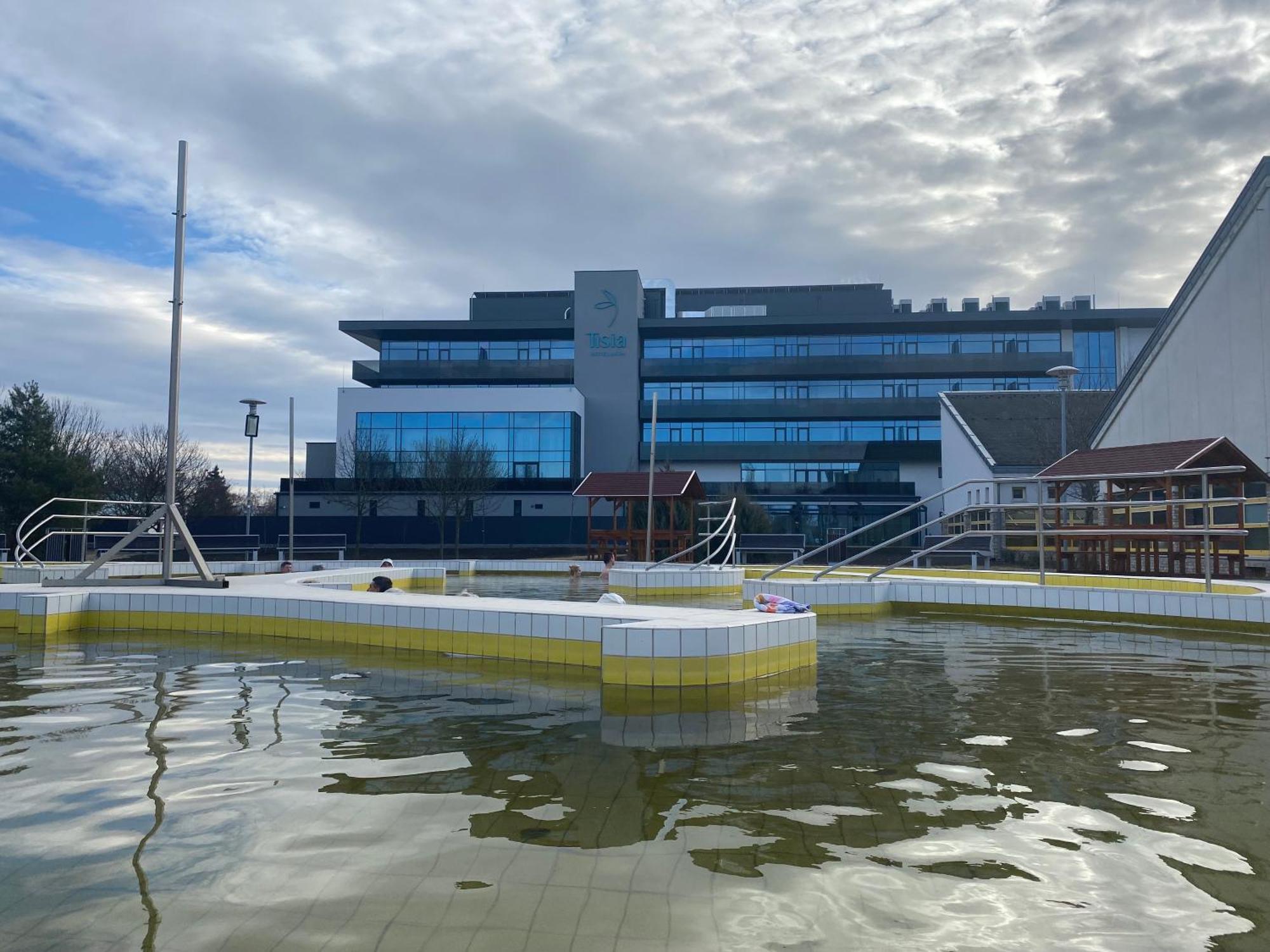 Tisia Hotel & Spa Tiszaujvaros Luaran gambar