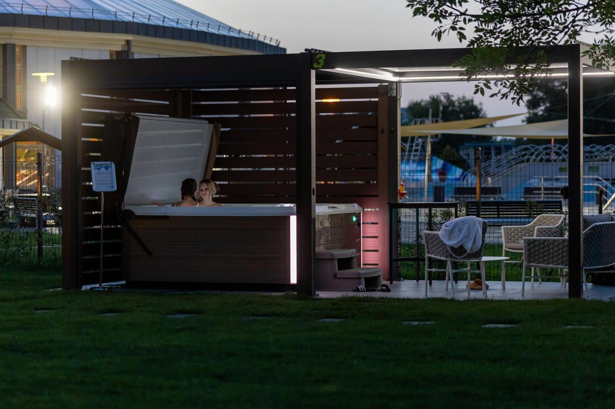 Tisia Hotel & Spa Tiszaujvaros Luaran gambar