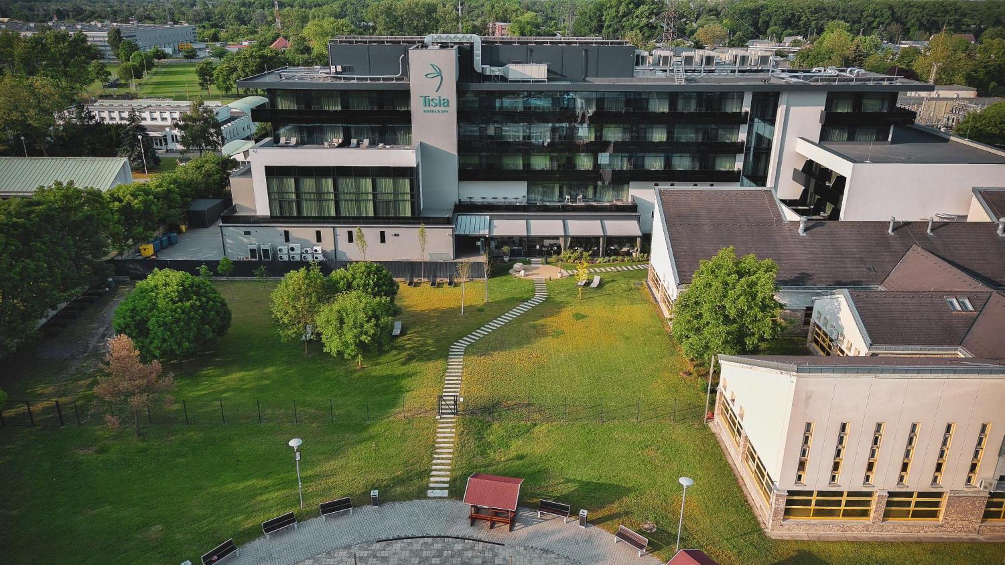 Tisia Hotel & Spa Tiszaujvaros Luaran gambar