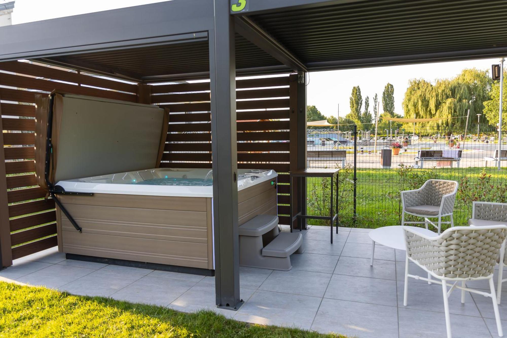 Tisia Hotel & Spa Tiszaujvaros Luaran gambar